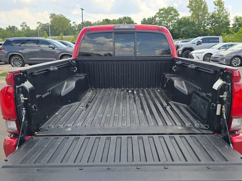 Used 2019 Toyota Tacoma SR AWD/4WD image 23