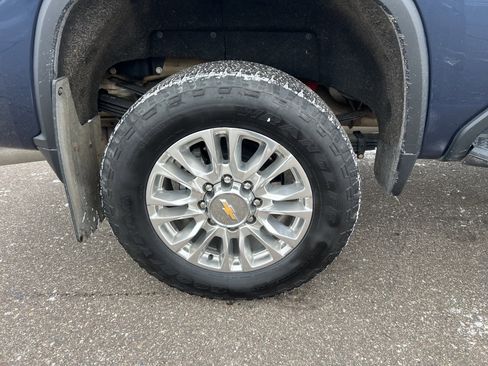 Certified 2022 Chevrolet Silverado 3500 High Country w/ Z71 Off-Road Package image 9