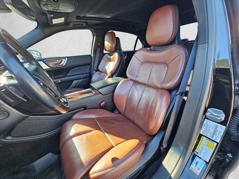 Used 2020 Lincoln Continental Reserve w/ Luxury Package image 11