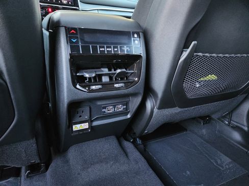 New 2025 Jeep Grand Cherokee L Altitude image 29