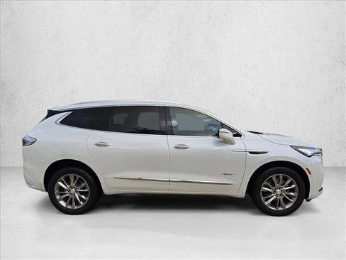 Used 2022 Buick Enclave Avenir w/ Avenir Technology Package FWD image 4
