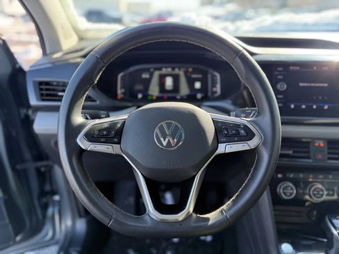 Used 2022 Volkswagen Taos SEL w/ Panoramic Sunroof Package AWD/4WD image 8