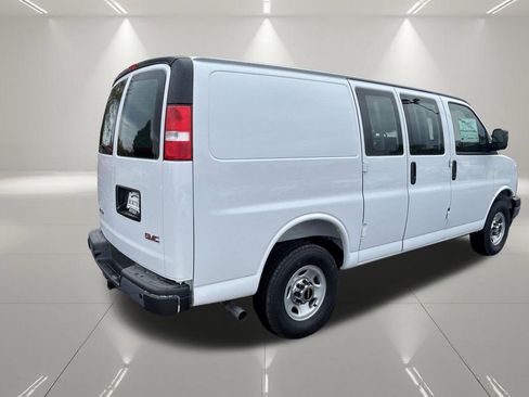 New 2025 GMC Savana 2500 w/ Driver Convenience Package image 4