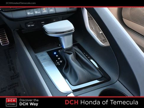 Used 2025 Hyundai Elantra Sport FWD image 11