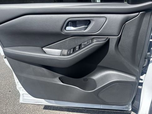 New 2026 Nissan Rogue SV FWD image 27