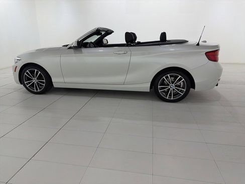 Used 2018 BMW 230i xDrive Convertible image 4