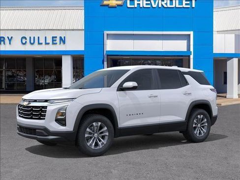 New 2026 Chevrolet Equinox LT FWD image 2