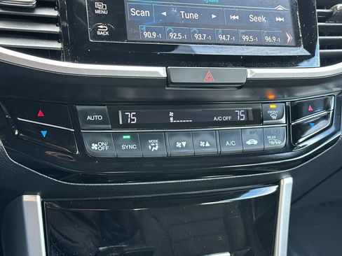 Used 2016 Honda Accord EX image 21