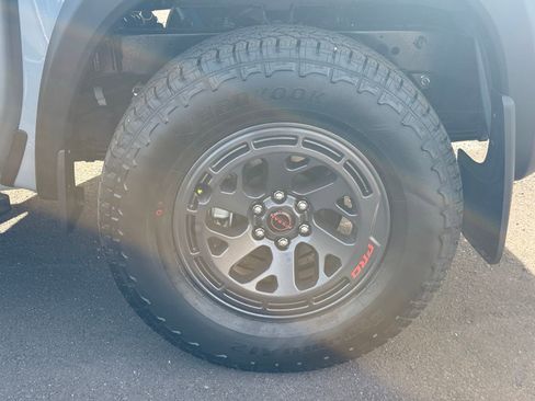 New 2026 Nissan Frontier PRO-4X w/ Pro-4x Convenience Package image 9