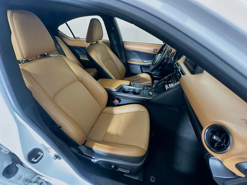 Used 2024 Lexus IS 350 F Sport RWD image 31