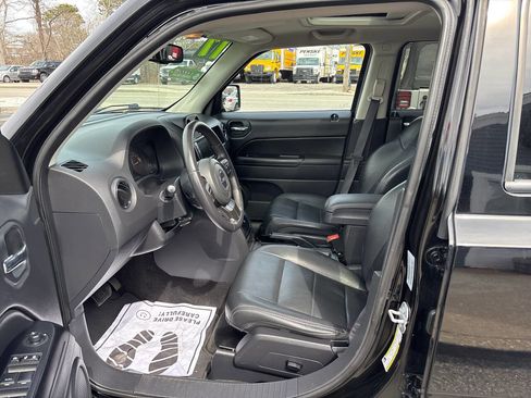 Used 2017 Jeep Patriot High Altitude image 16