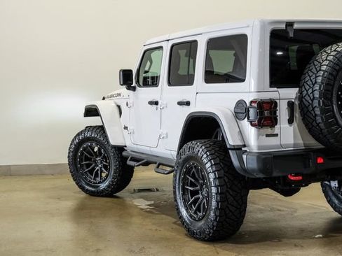 Used 2022 Jeep Wrangler Unlimited Rubicon AWD/4WD image 38