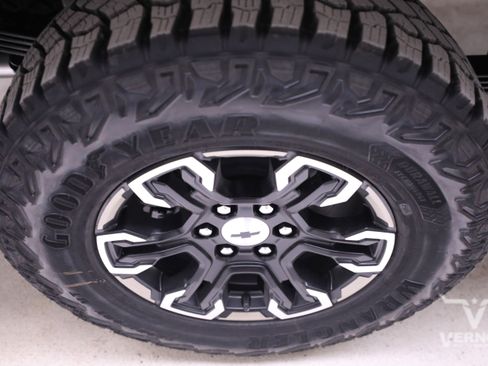 New 2026 Chevrolet Silverado 1500 ZR2 image 41