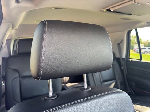 Used 2018 GMC Yukon SLT w/ Premium Edition AWD/4WD image 32