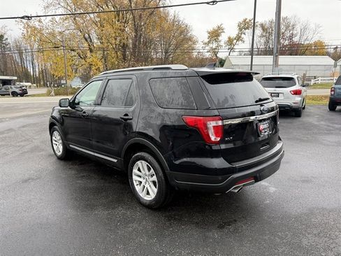 Used 2018 Ford Explorer XLT image 10