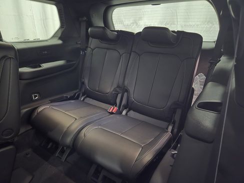 New 2025 Jeep Grand Cherokee L Limited w/ Trailer Tow Package image 24