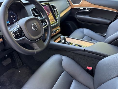 Used 2025 Volvo XC90 B6 Ultra image 11