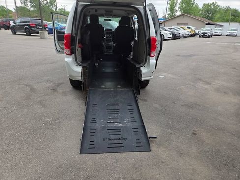 Used 2017 Dodge Grand Caravan SE w/ Power Window Group FWD image 40