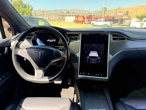 Used 2017 Tesla Model X 75D AWD/4WD image 17