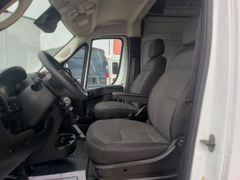 Used 2025 RAM ProMaster 2500 w/ Convenience Group FWD image 19