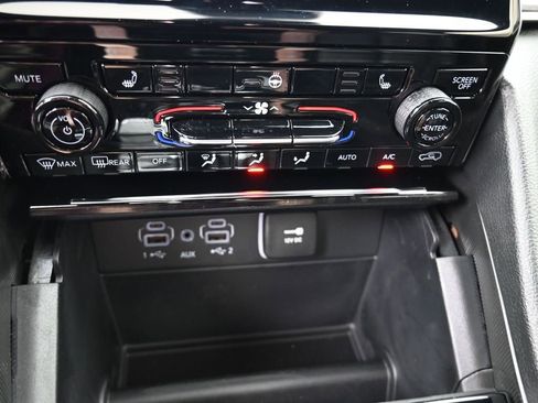 New 2025 Jeep Grand Cherokee Limited w/ Black Appearance Package image 18