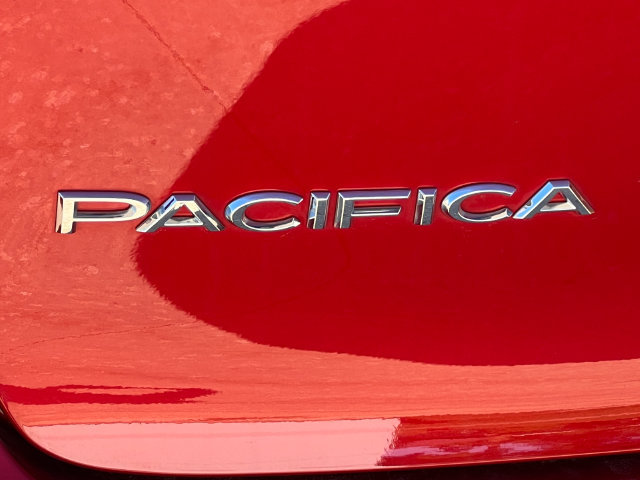Used 2025 Chrysler Pacifica Select FWD image 51