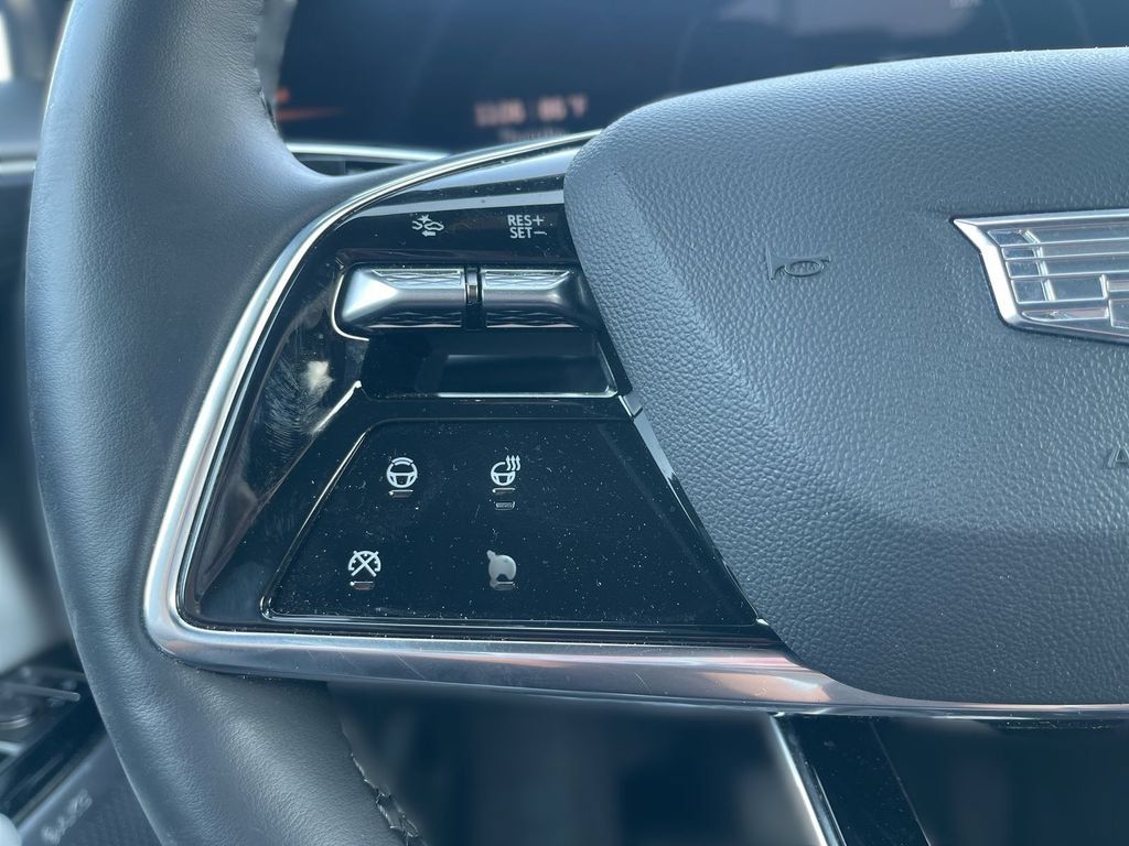 Certified 2024 Cadillac Lyriq Luxury AWD/4WD image 11