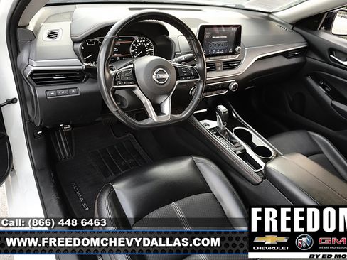 Used 2024 Nissan Altima 2.5 SR FWD image 10