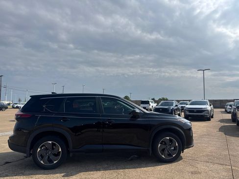 Certified 2024 Nissan Rogue SV FWD image 25