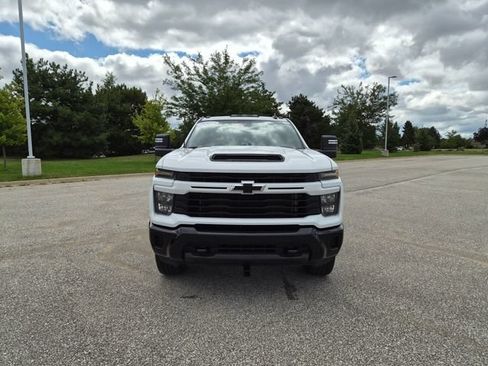 Used 2024 Chevrolet Silverado 2500 Custom w/ Custom Value Package AWD/4WD image 3