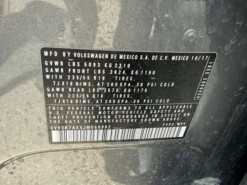 Used 2018 Volkswagen Tiguan SEL AWD/4WD image 19