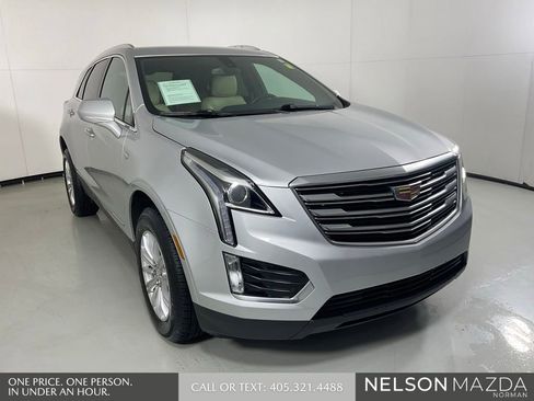 Used 2017 Cadillac XT5 FWD image 3