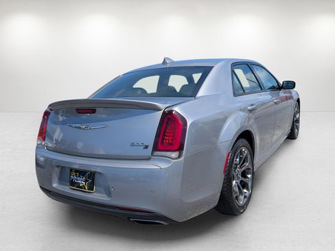 Used 2018 Chrysler 300 S w/ 300S Premium Group image 5