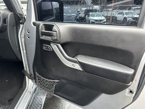 Used 2015 Jeep Wrangler Unlimited Sahara w/ Trailer Tow Group image 19