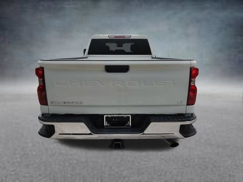 Used 2025 Chevrolet Silverado 2500 LT w/ Convenience Package AWD/4WD image 6