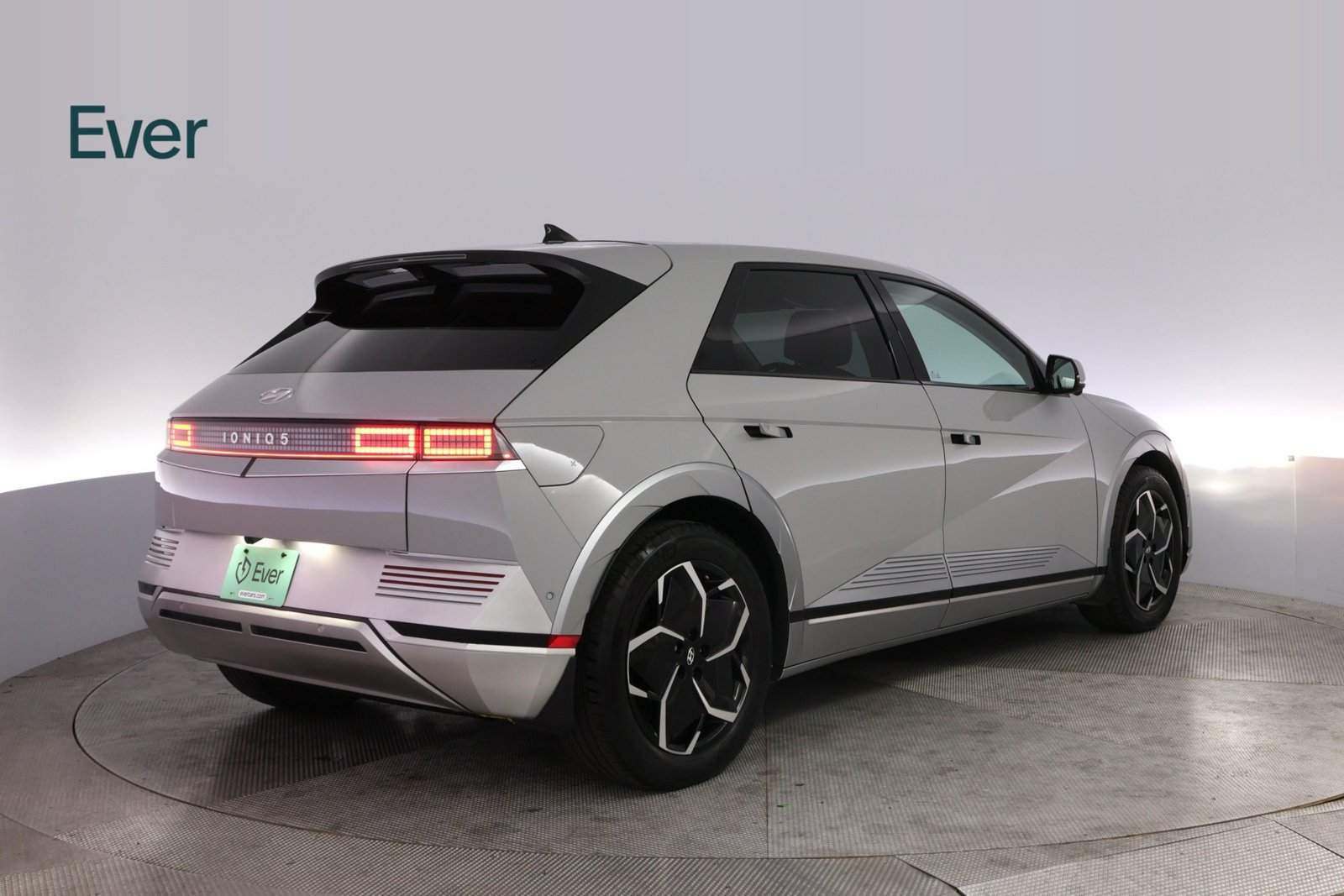 Used 2024 Hyundai Ioniq 5 Limited RWD image 3