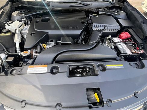 Used 2018 Nissan Altima 2.5 SR w/ SR Midnight Edition FWD image 30