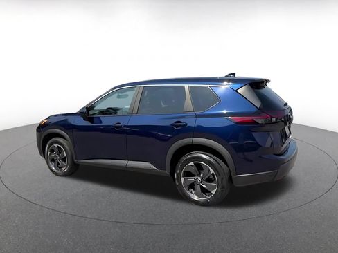 Used 2025 Nissan Rogue SV FWD image 8