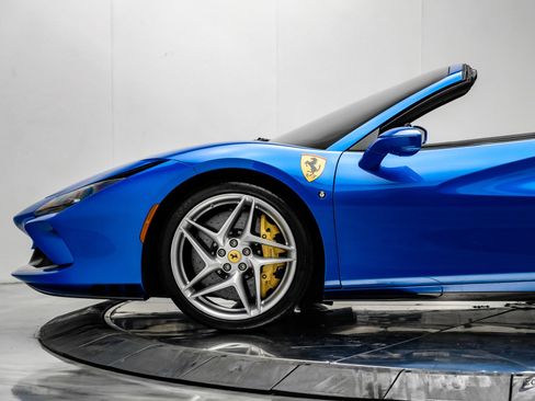 Used 2023 Ferrari F8 Tributo RWD image 11