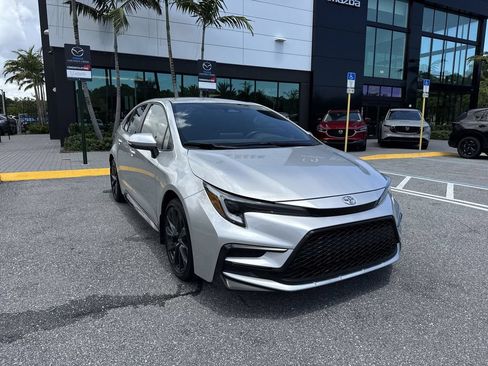 Used 2025 Toyota Corolla SE FWD image 7