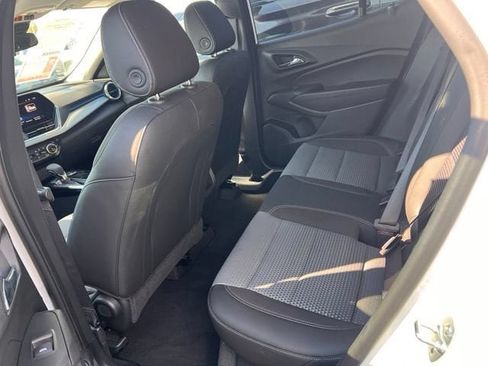 Certified 2025 Chevrolet Trax LT w/ LT Convenience Package FWD image 10