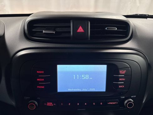 Used 2017 Kia Soul FWD image 21