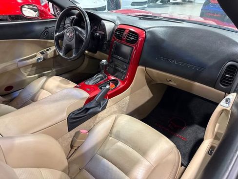 Used 2005 Chevrolet Corvette Coupe w/ Preferred Equipment Group RWD image 10