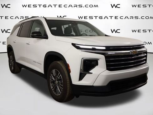 Used 2026 Chevrolet Traverse LT w/ Driver Confidence Package AWD/4WD image 43