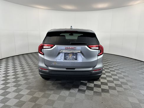 Certified 2023 GMC Terrain SLE image 9