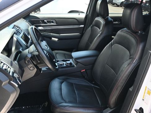 Used 2018 Ford Explorer Sport w/ Equipment Group 401A AWD/4WD image 18