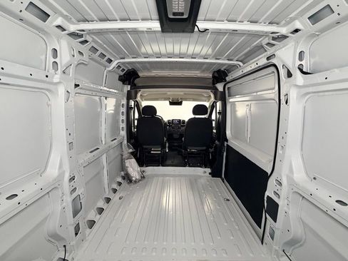 Used 2025 RAM ProMaster 2500 w/ Quick Order Package 22G SLT FWD image 9