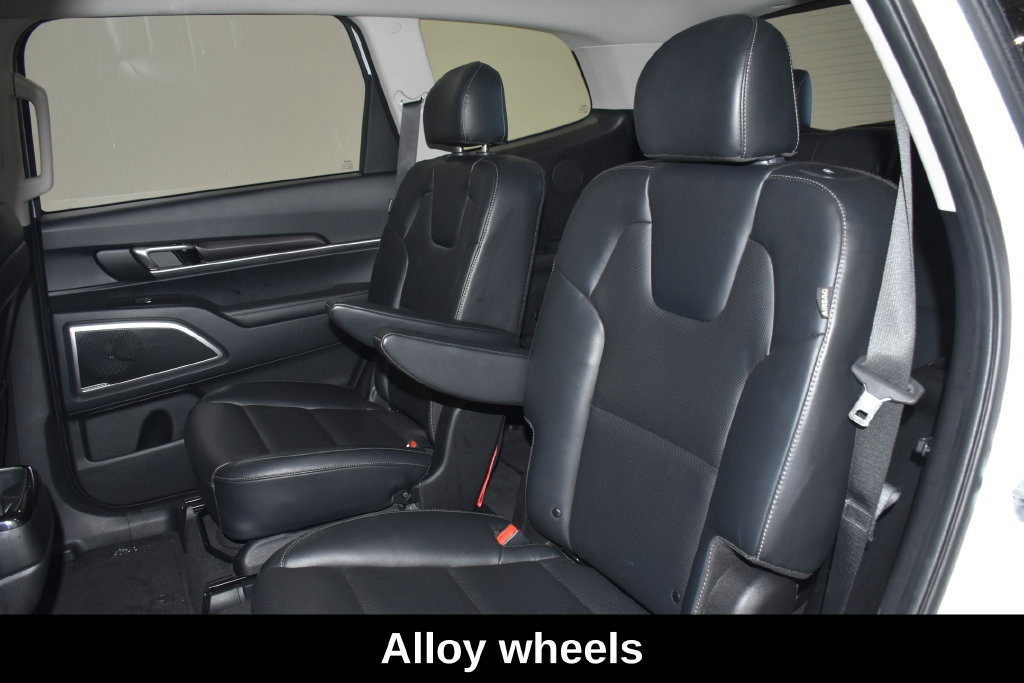 Used 2025 Kia Telluride S FWD image 28