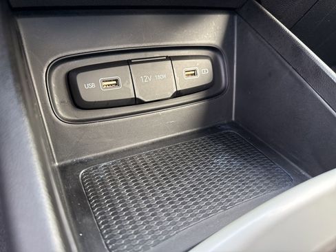 Used 2022 Hyundai Venue Limited w/ Cargo Package image 21