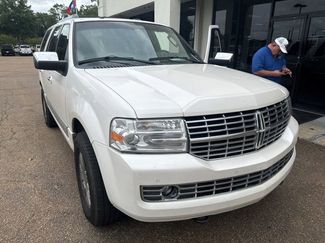 Used 2014 Lincoln Navigator 4WD video 2
